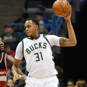 911 calls released in John Henson racial profiling incident 